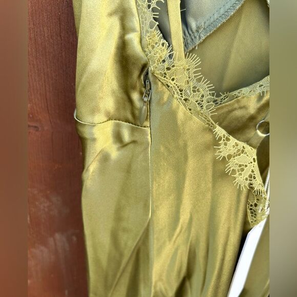 NWT Reformation Maysen Silk Dress - Olive Oil size 6 - Picture 9 of 12
